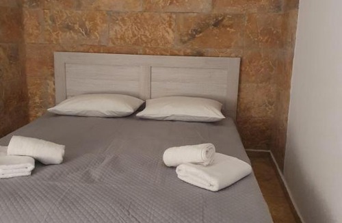 Ermoupoli Apartment | Callisto room 1
