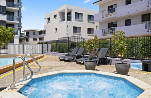 Southport Apartment | Calm Broadwater Family Apartment — Pool, Spa, Parklands | 2BR Southport