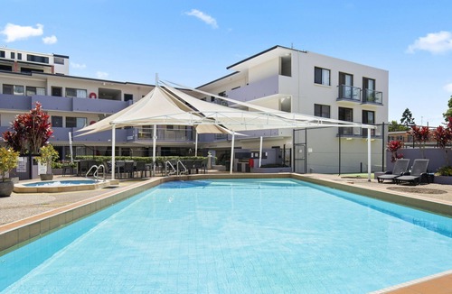 Southport Apartment | Calm Broadwater Family Apartment — Pool, Spa, Parklands | 2BR Southport
