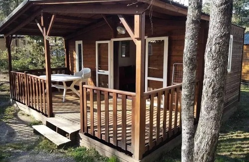 Saint-Martin-de-Queyrieres Ski Chalet | Camping-Caravaneige l'Iscle de Prelles * - Chalet Comfort Type Modulo 18 - 18 m2/1 bedroom - Covered terrace 15 m2 4 people