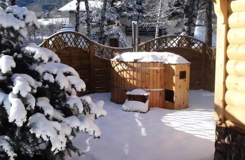 Saint-Martin-de-Queyrieres Cabin | Camping-Caravaneige l'Iscle de Prelles * - Destination Finland - Kota and its private Nordic bath 4 people