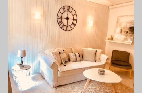Le Suquet Apartment | Cannes 78 rue meynadier plage, Mipim Festival 3 minutes à pieds