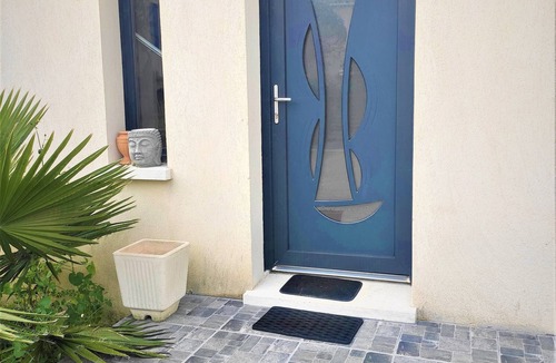 Cannes La Bocca House | CANNES NEW HOUSE, SWIMMING POOL access, 4 minutes walk from the beach SEASIDE