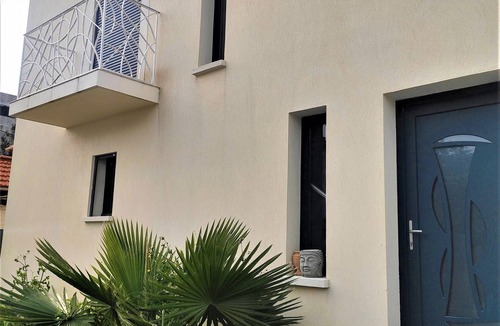 Cannes La Bocca House | CANNES NEW HOUSE, SWIMMING POOL access, 4 minutes walk from the beach SEASIDE