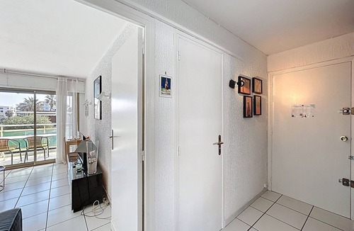 Pointe Croisette Apartment | Cannes: Palm Beach, quiet 1BDR with terrace, secure residence - parking