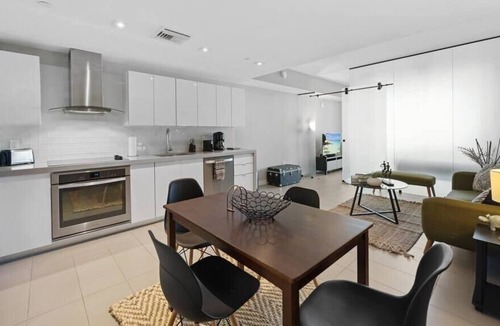 Town Square Apartment | Canvas Condo