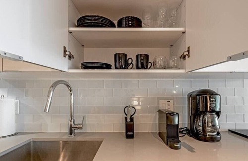 Town Square Apartment | Canvas Condo