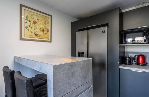 Le Lavandou Apartment | Cap Nègre : Domaine de la Pinède by Interhome