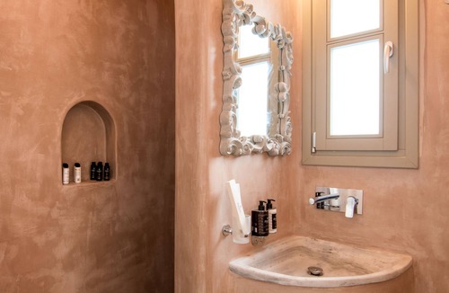 Akrotiri Hotel | Cape 9 Suites & Villas