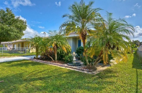 East Ybor House | Casa Ahora! 3-Beds Walk to 7th Strip & TECO Trolly