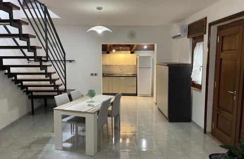 Pertosa House | Casa Andros