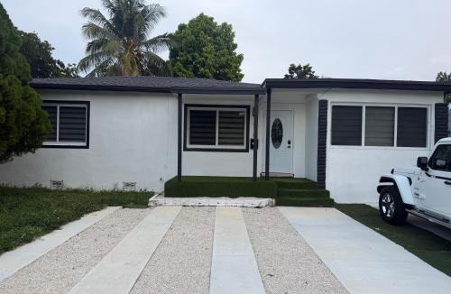 North Miami Beach House | Casa paz