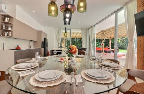 Las Terrenas Villa | Casa Sirenas at Las Terrenas: Spacious 6-bedroom for 14 pax villa close to beach
