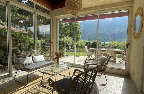 Chaparon House | Casa Verso on Lake Annecy, with view