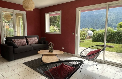 Chaparon House | Casa Verso on Lake Annecy, with view