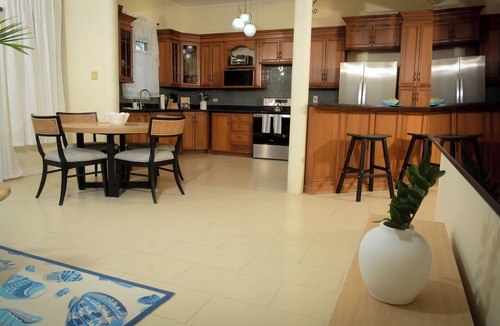 Runaway Bay Apartment | Casita Del Mar