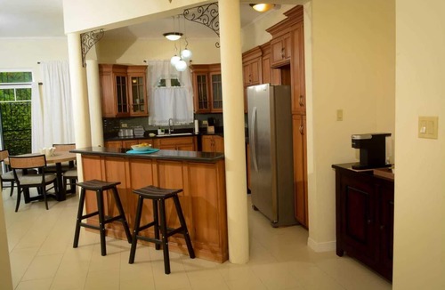 Runaway Bay Apartment | Casita Del Mar
