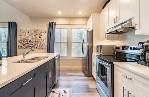 East Ybor Villa | Casita on Fifth – Roosted Suite | 3BR Near 7th Ave