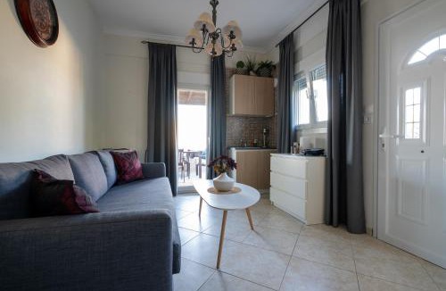 Stomio House | Catherine's Seaside House A