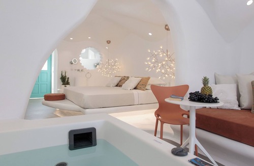 Stelida House | Cave Suites