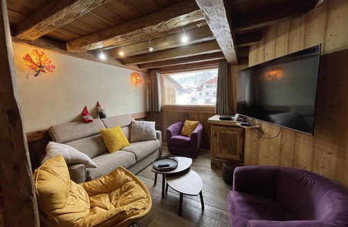 Les Carroz-d'Araches Apartment | Central 3-BR Apartment for 6 with WiFi, Parking & Spa Access