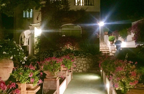 Anacapri Apartment | Central apartment in historic Villa in the Heart of Anacapri with swimming pool.