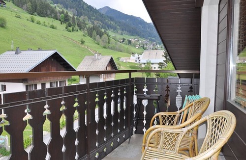 La Chapelle-d'Abondance Apartment | Central apartment with balcony and parking