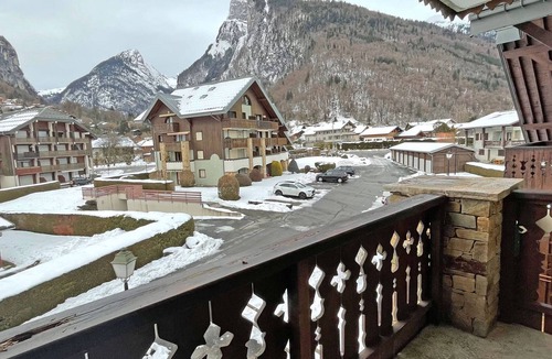 Samoens Apartment | Central T2 apartment with balcony and ski locker