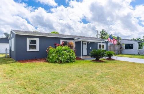 Homestead House | Centrally located Family-business Home