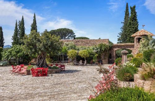 Le Cannet-des-Maures Hotel | Château Saint Roux Le Luc-Le Cannet des Maures