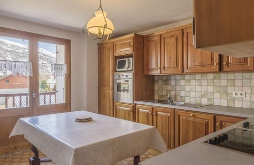 Saint-Marcel Ski Chalet | Chalet, balcony, fireplace or stove, parking, tv, ski locker, 130m², Saint Martin de Belleville