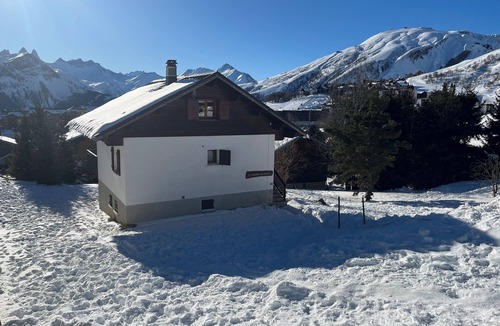 La Toussuire Ski Chalet | Chalet La Toussuire close to the slopes 12 people
