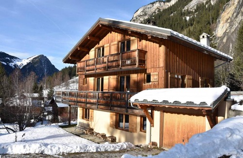 Pralognan-la-Vanoise Ski Chalet | Chalet, 1st floor, terrace, balcony, fireplace or stove, parking, tv, ski locker, 120m²