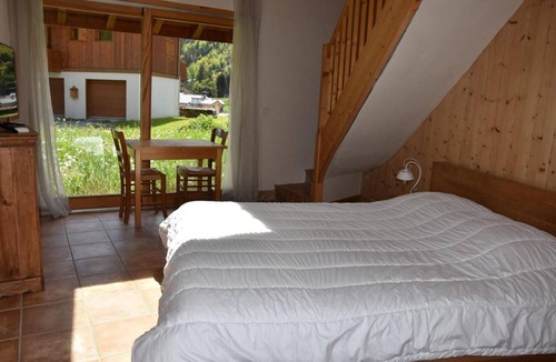 Pralognan-la-Vanoise Ski Chalet | Chalet, 250m from resort center, fireplace or stove, tv, ski locker, 80m², Pralognan-la-Vanoise