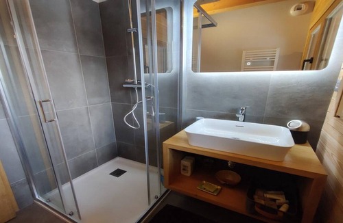Puy-Saint-Vincent Ski Chalet | Chalet, 2nd floor, terrace, tv, ski locker, 200m², Puy-Saint-Vincent