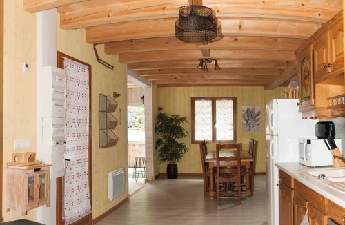 Boisset Ski Chalet | Chalet 30min D'aurillac, Piscine, Jacuzzi, 5 ch, 12 Couchages