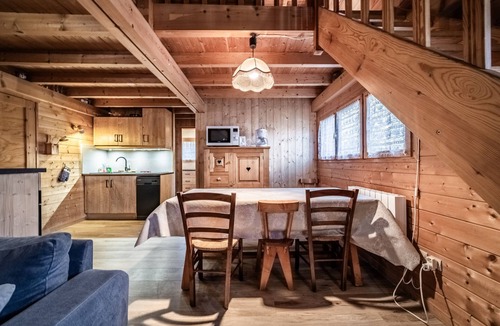 Verchaix Ski Chalet | Chalet “4p Comfort - Les Trolles”: Mountain View, Private Terrace & Wi-Fi