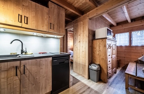 Verchaix Ski Chalet | Chalet “4p Comfort - Les Trolles”: Mountain View, Private Terrace & Wi-Fi