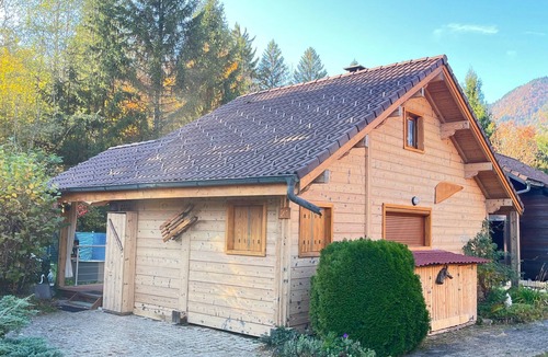 Verchaix Ski Chalet | Chalet “6p Comfort - Le Chevreuil”: Mountain View, Private Terrace & Wi-Fi