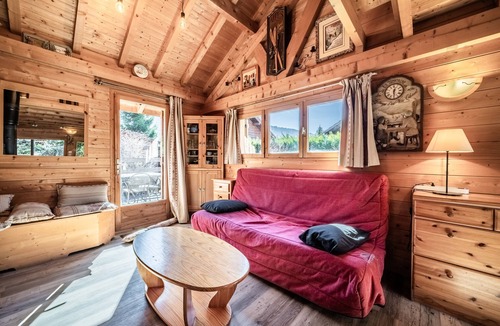 Verchaix Ski Chalet | Chalet “6p Comfort – Le Mouflon” with Mountain View, Shared Terrace & Wi-Fi