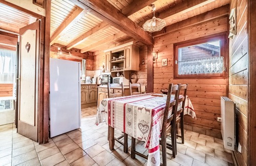 Verchaix Ski Chalet | Chalet "6p Simple - Patchy" with Mountain View, Private Terrace and Wi-Fi