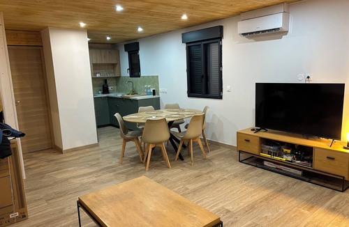 Le Castellet Ski Chalet | Chalet Ali Le Castellet. Exceptional panoramic view of the hills.