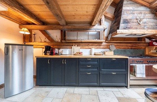 Champagny-en-Vanoise Ski Chalet | Chalet "Alouette" with Private Terrace, 2 Balconies & Wi-Fi