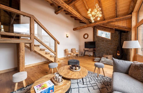 Champagny-en-Vanoise Ski Chalet | Chalet "Alouette" with Private Terrace, 2 Balconies & Wi-Fi