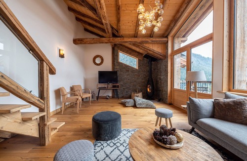 Champagny-en-Vanoise Ski Chalet | Chalet "Alouette" with Private Terrace, 2 Balconies & Wi-Fi