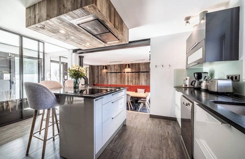 Montroc Ski Chalet | Chalet Aman - Two Bedroom Chalet, Sleeps 6