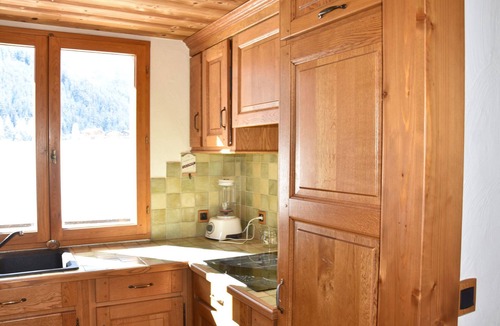 Pralognan-la-Vanoise Apartment | Chalet apartment 4 rooms, near center, pets allowed