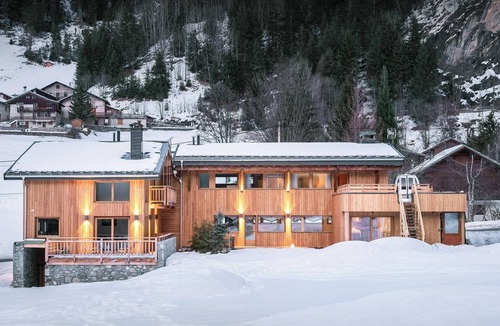 Pralognan-la-Vanoise Ski Chalet | Chalet Arpitan Orizon - Chalet in the Vanoise National Park - OVO Network