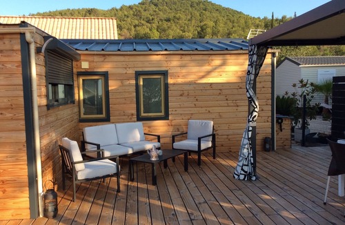 Rocbaron Ski Chalet | Chalet AU Calme 60m2,terrasse 100m2, Sans VIS A Vis, Piscine