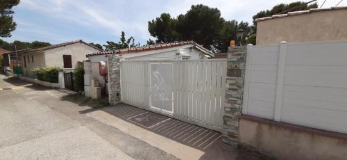 Le Castellet House | Chalet avec jolie chambre et salle de bain